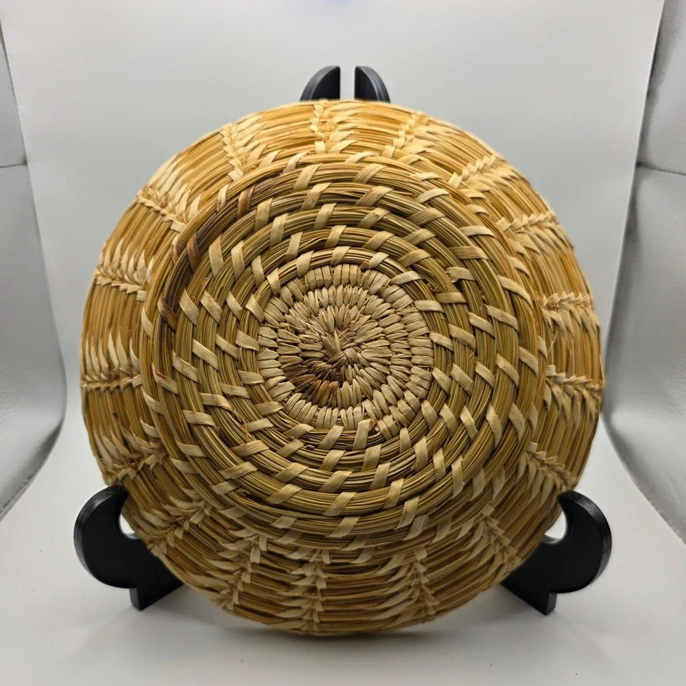 Handwoven Coiled Straw Basket Bowl Natural‎ Round Boho Wall Decor 10 inch